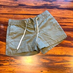 Vuori rip stop army green shorts size small